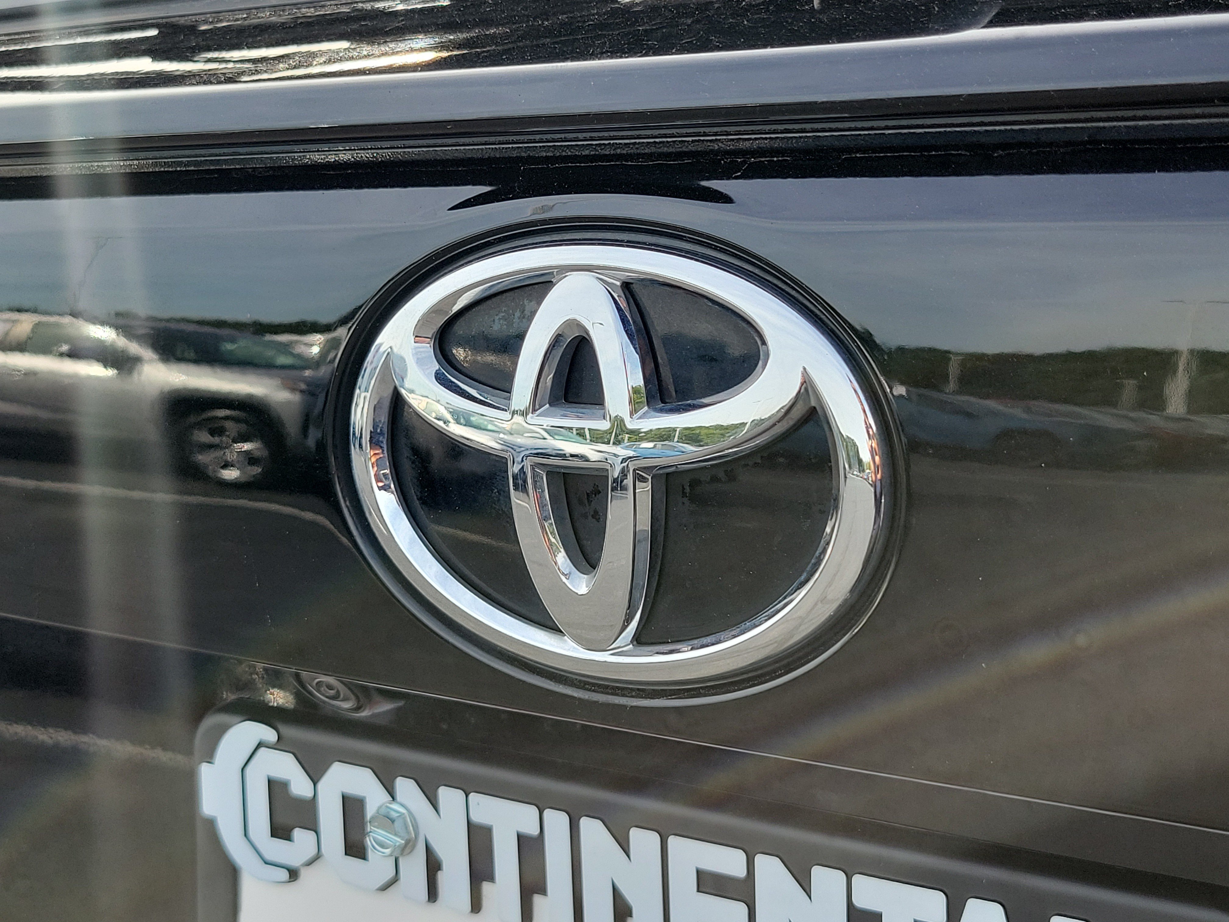 Certified 2025 Toyota RAV4 XLE AWD/4WD image 7