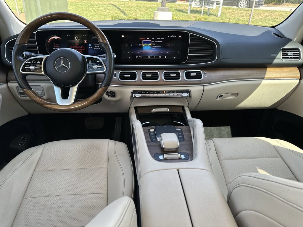 Used 2022 Mercedes-Benz GLS 450 4MATIC image 10