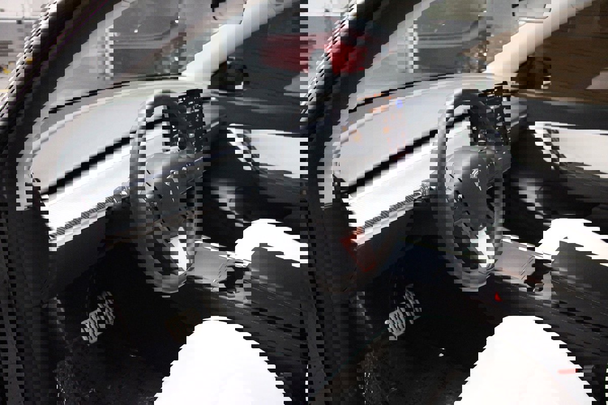 Used 2022 Tesla Model Y Performance image 26