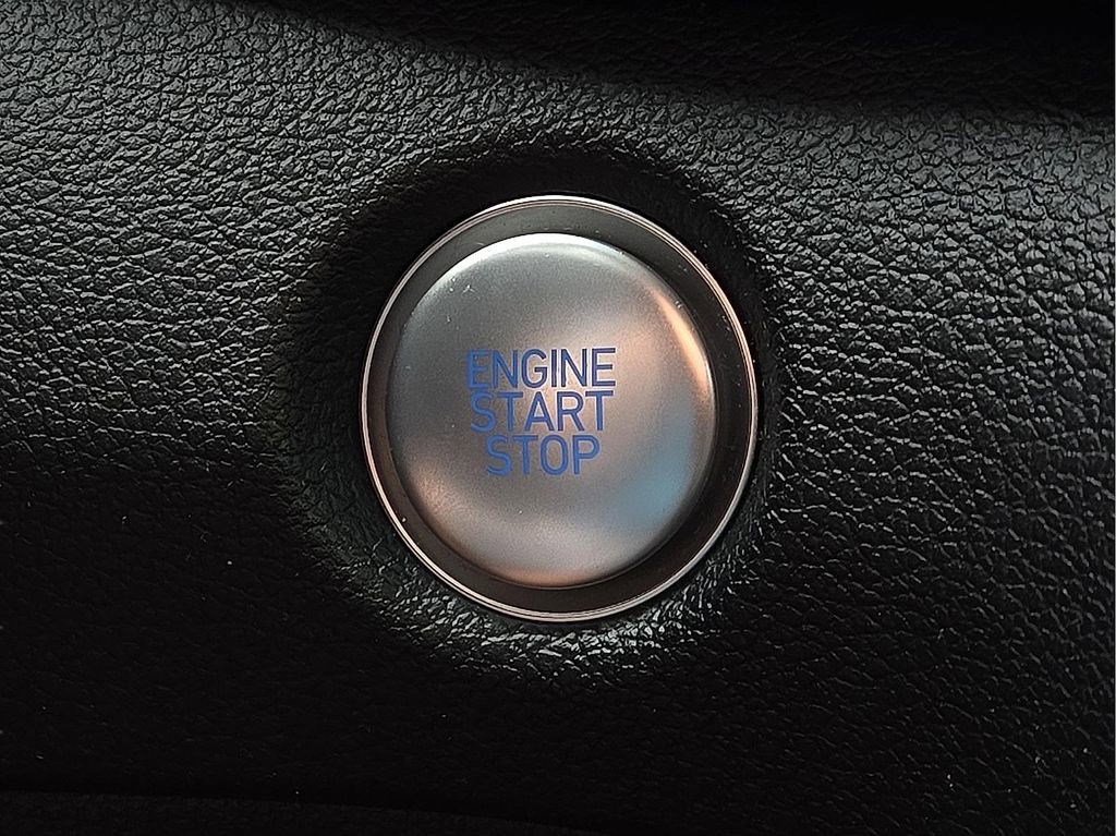 Used 2022 Hyundai Santa Fe XRT FWD image 16