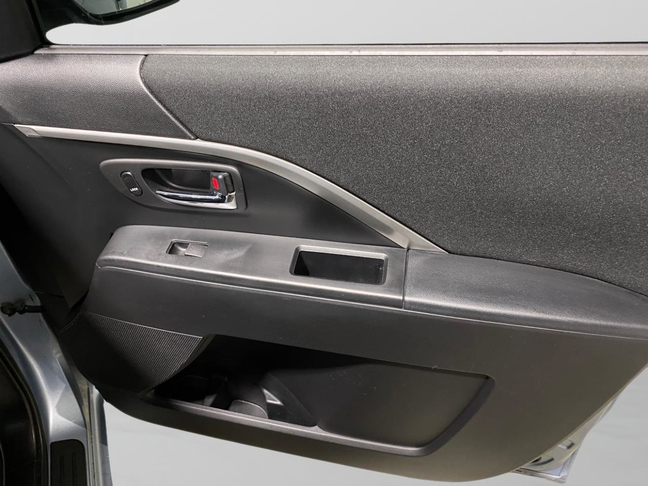 Used 2012 MAZDA MAZDA5 Sport FWD image 20