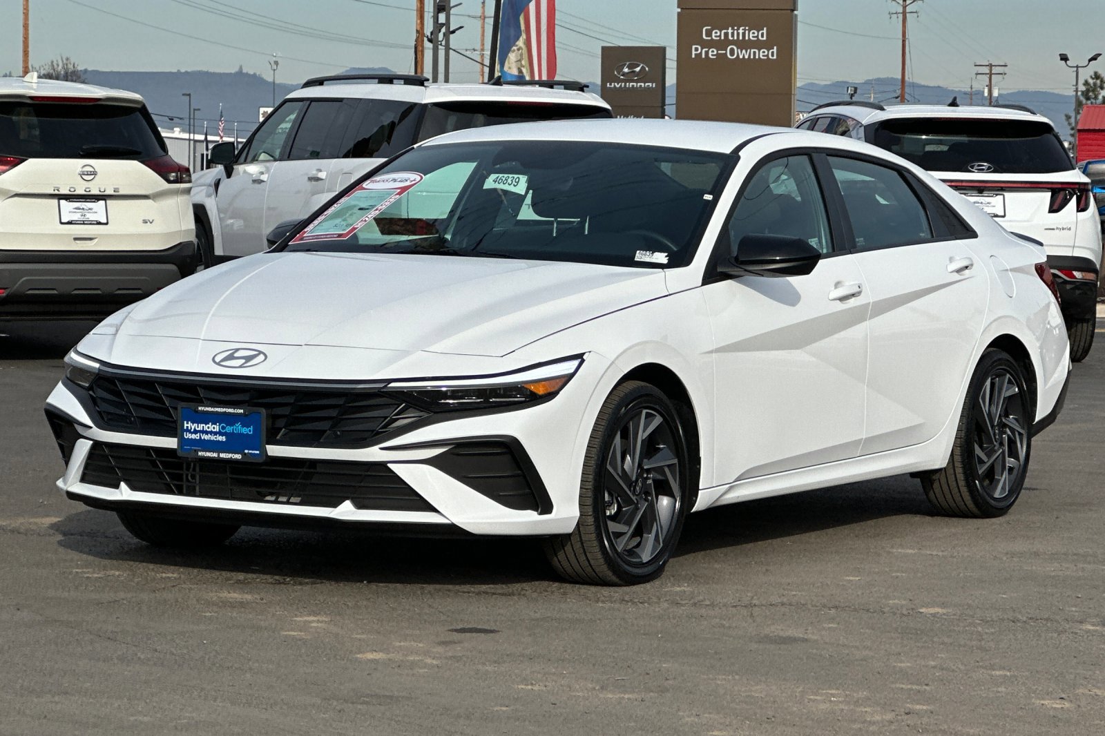 Certified 2025 Hyundai Elantra SEL image 8