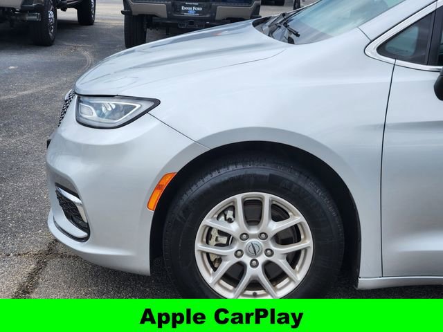 Used 2023 Chrysler Pacifica Touring-L FWD image 7