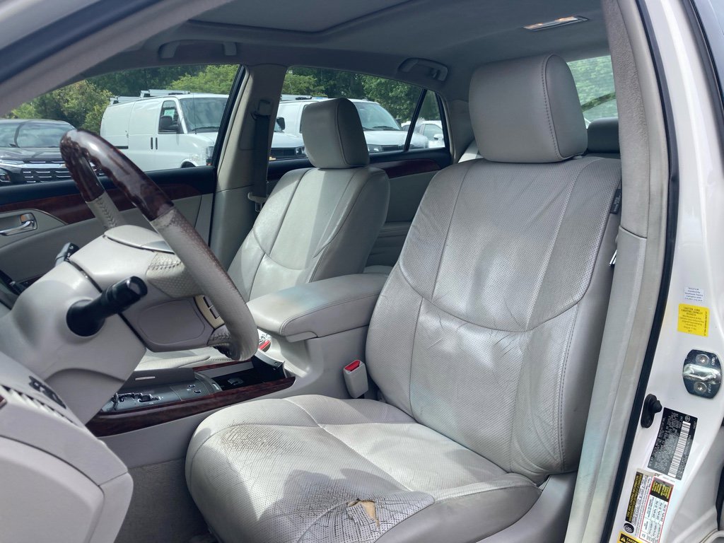 Used 2011 Toyota Avalon Limited image 5