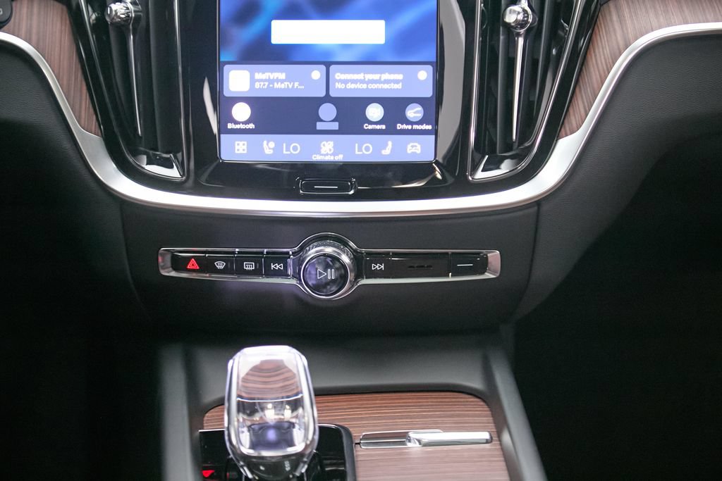 Certified 2025 Volvo V60 B5 Cross Country Ultra AWD/4WD image 30