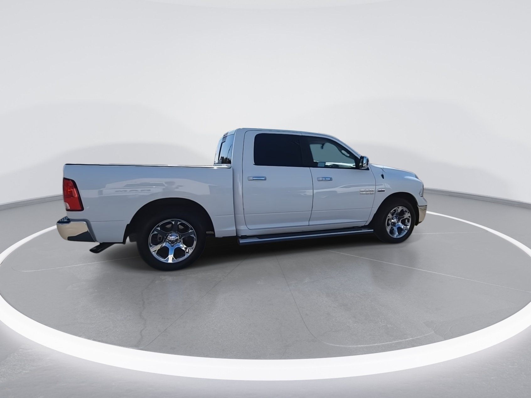 Used 2017 RAM 1500 Classic SLT RWD image 8