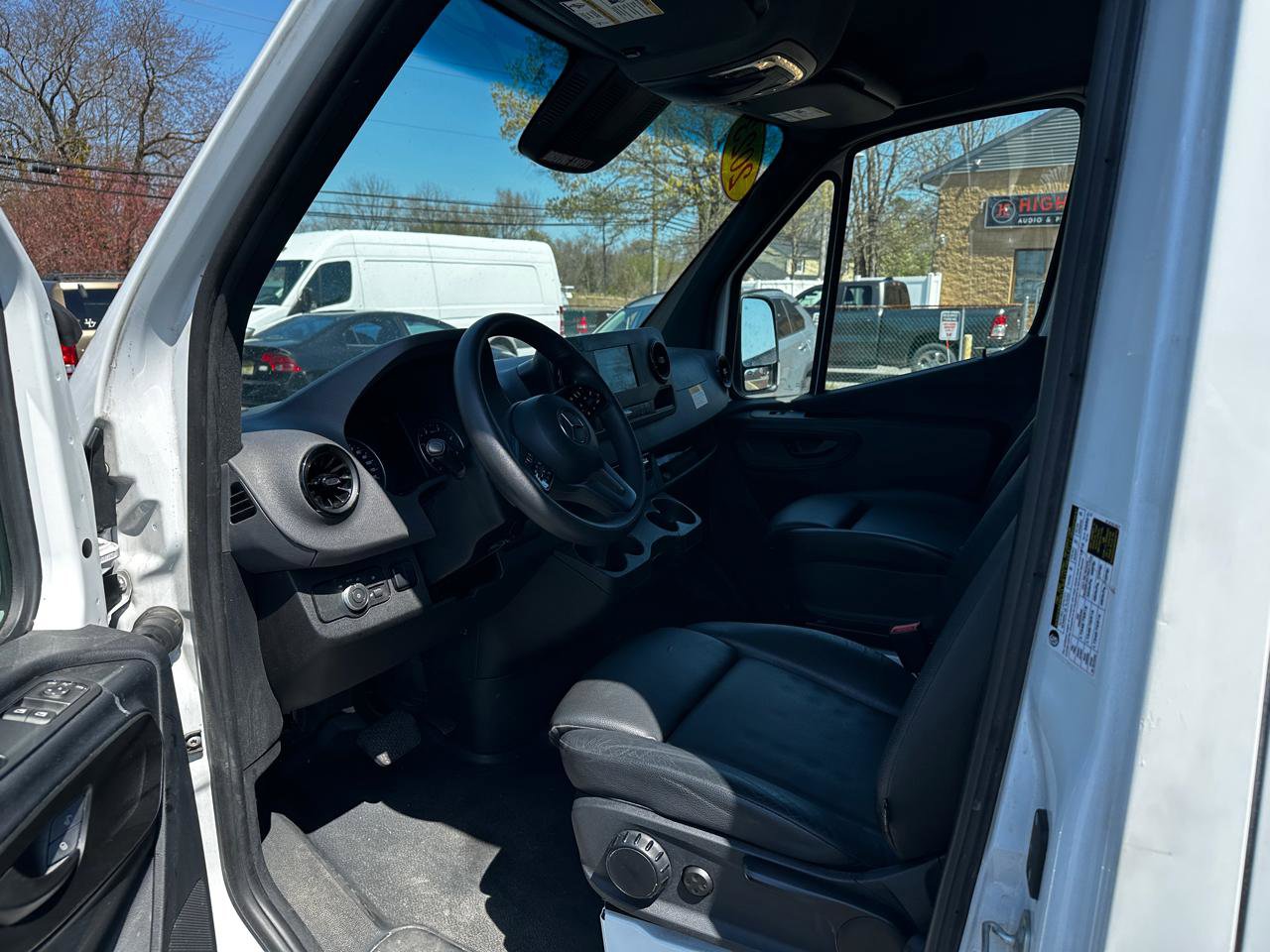 Used 2023 Mercedes-Benz Sprinter 1500 image 9