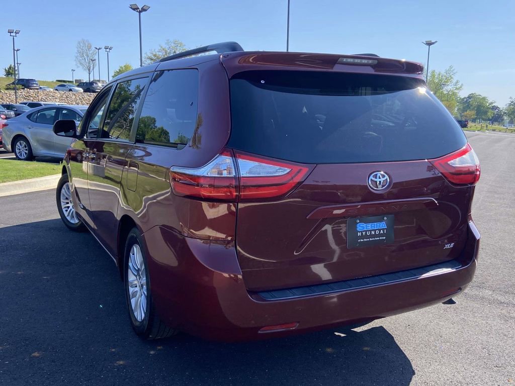 Used 2016 Toyota Sienna XLE FWD image 5