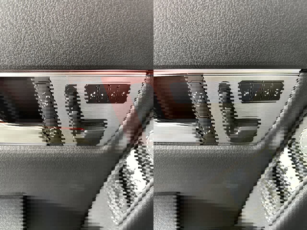 Used 2012 Mercedes-Benz C 300 Sport image 14