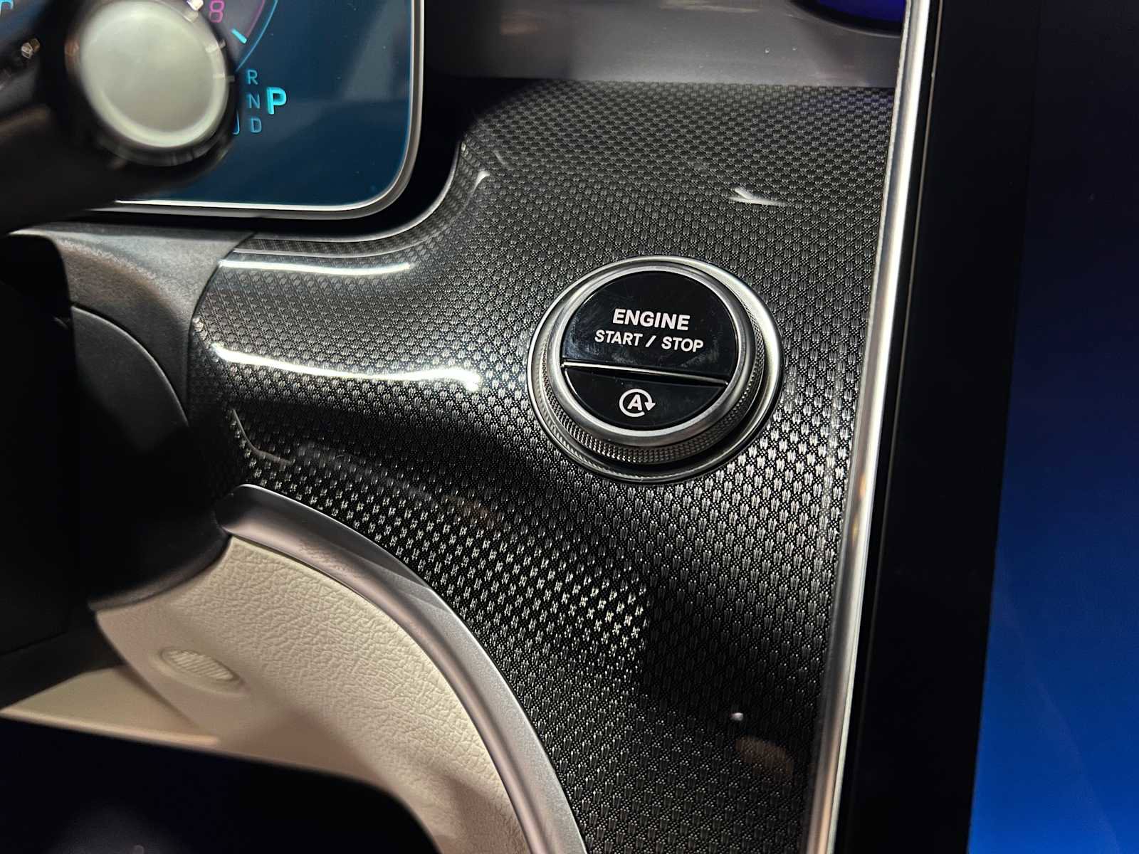 Used 2025 Mercedes-Benz C 300 4MATIC Sedan image 23