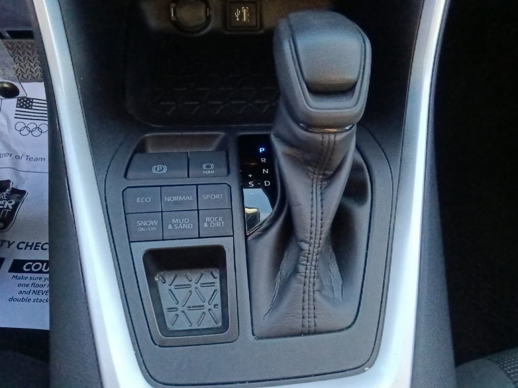 Used 2024 Toyota RAV4 LE image 24
