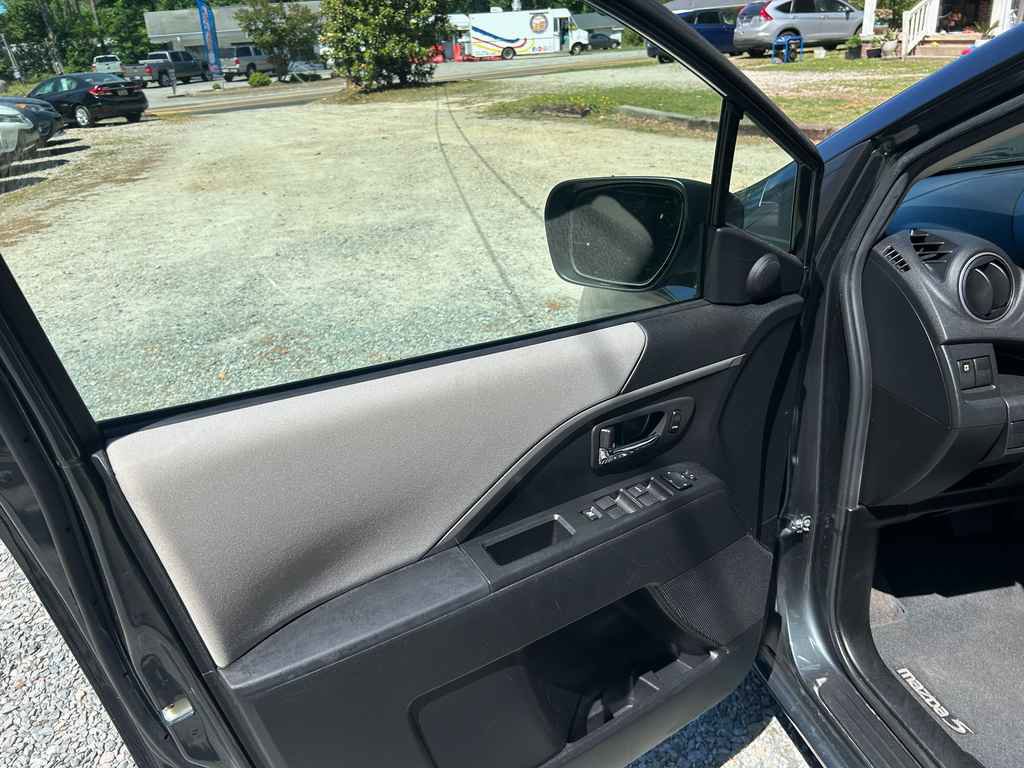 Used 2012 MAZDA MAZDA5 Sport FWD image 7