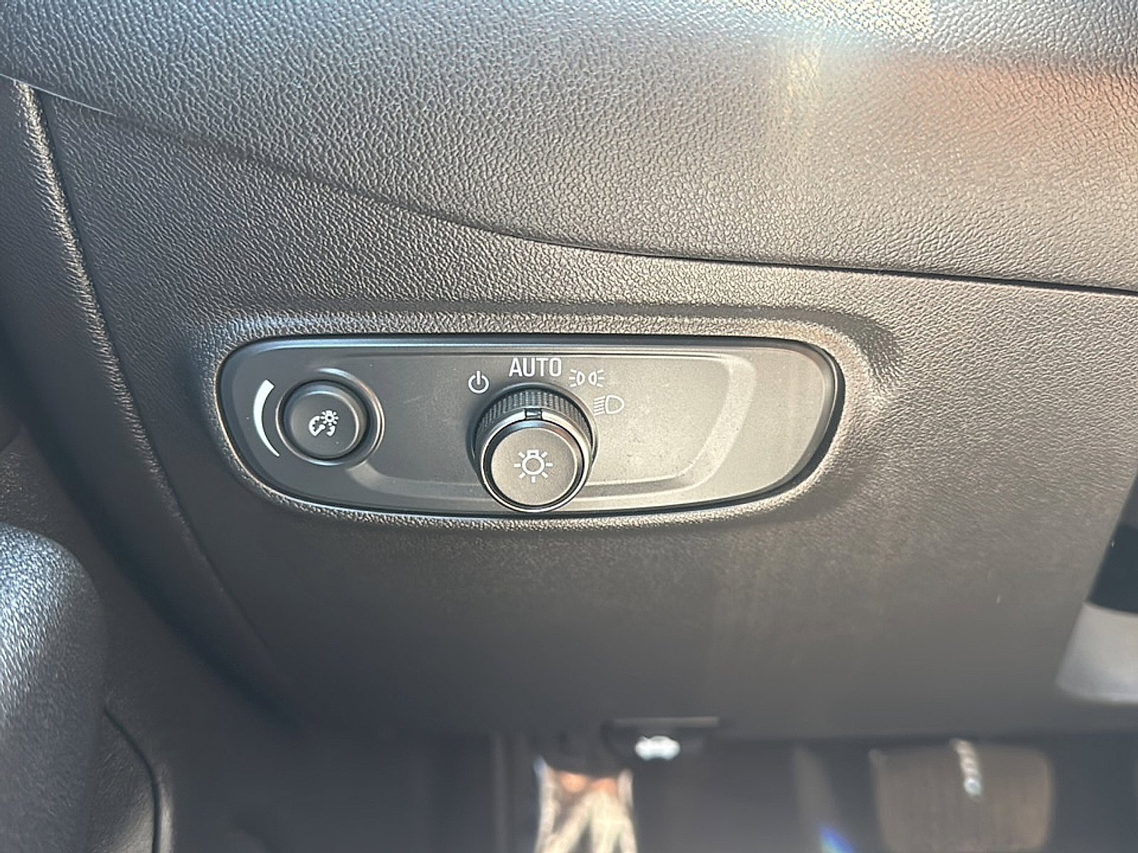 Used 2024 Chevrolet Equinox RS w/ LPO, Cargo Package FWD image 30