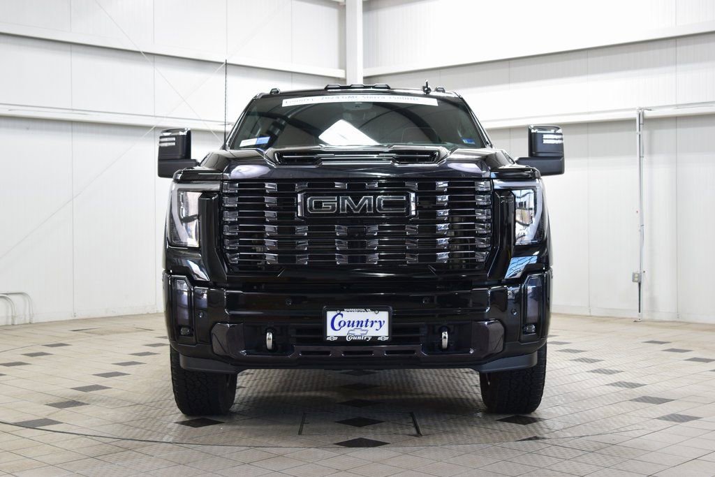 Used 2024 GMC Sierra 3500 Denali Ultimate image 2