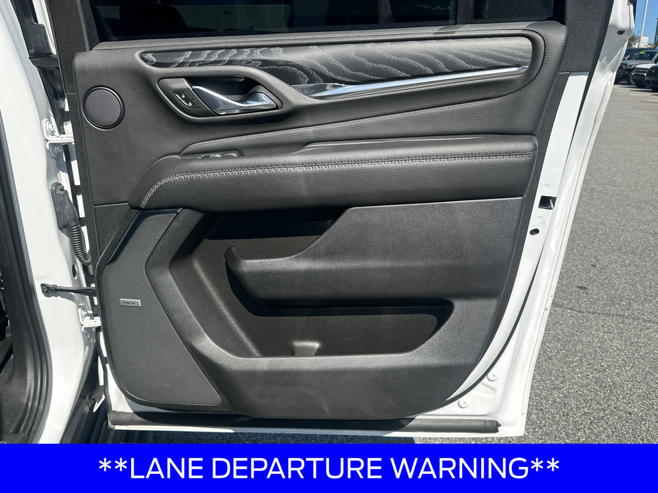 Used 2023 GMC Yukon XL Denali AWD/4WD image 16
