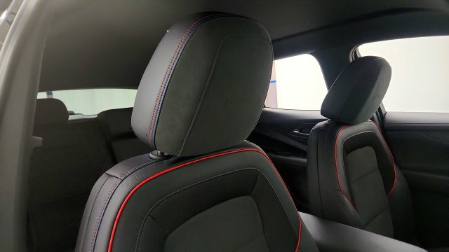 Used 2025 Chevrolet Blazer EV RS FWD image 40