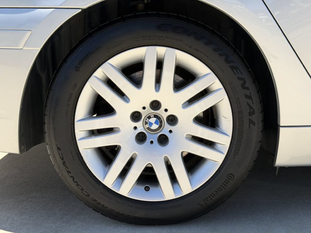 Used 2002 BMW 745i RWD image 17
