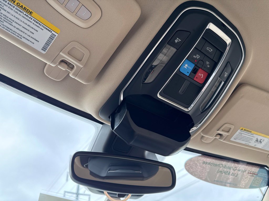 Used 2022 Jeep Grand Cherokee L Limited RWD image 24