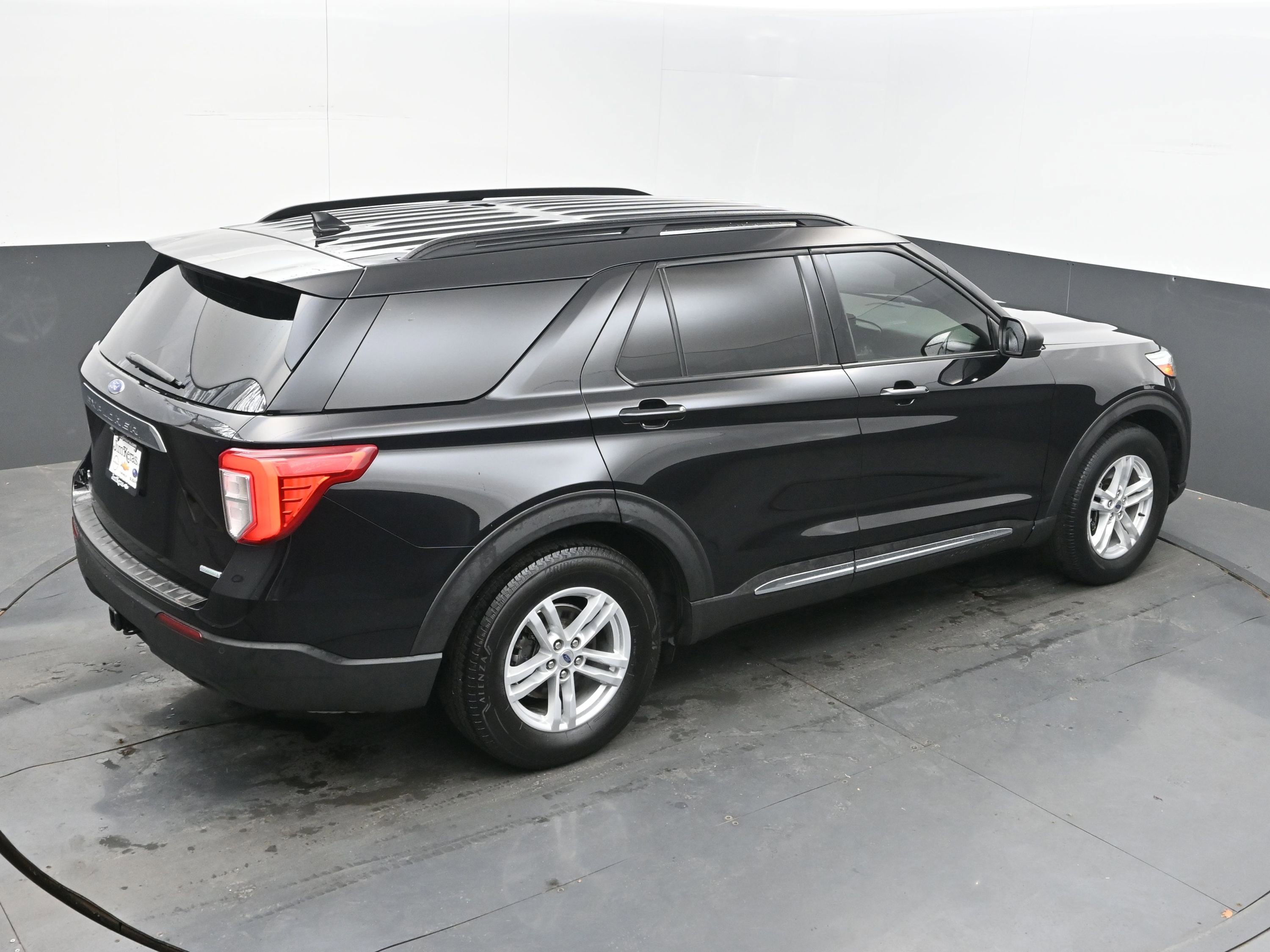 Used 2020 Ford Explorer XLT w/ Class III Trailer Tow Package image 40