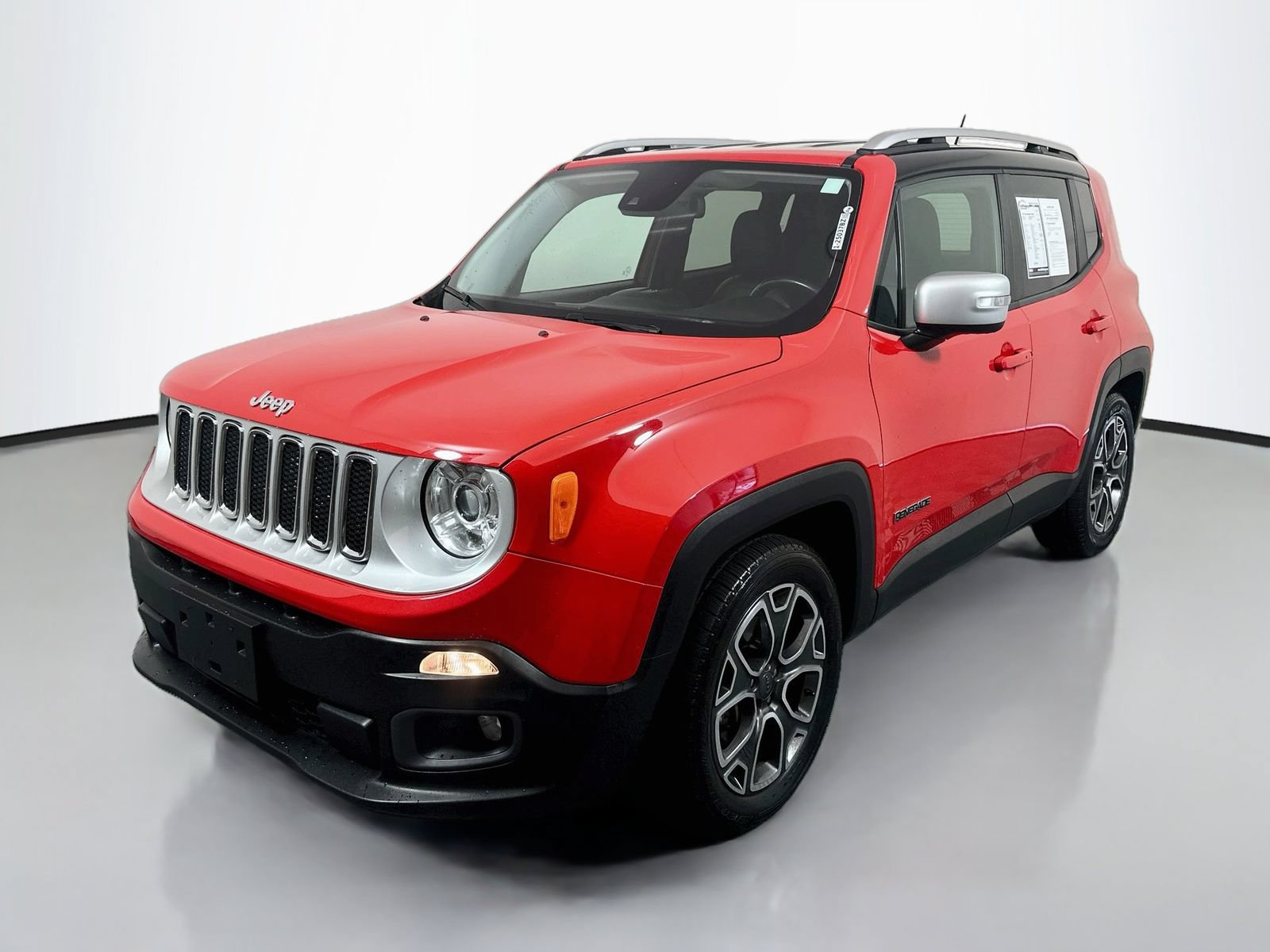 Used 2017 Jeep Renegade Limited w/ Advanced Technology Group FWD image 3