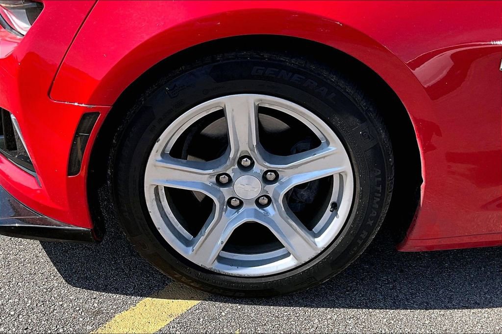 Used 2017 Chevrolet Camaro LT RWD image 8