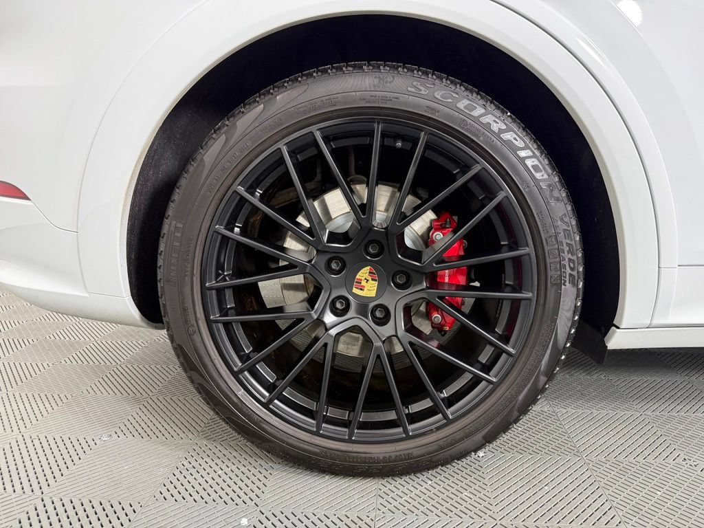Certified 2023 Porsche Cayenne GTS AWD/4WD image 13