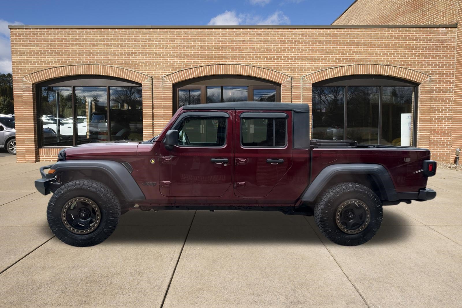 Used 2021 Jeep Gladiator Sport w/ Trailer Tow Package AWD/4WD image 13