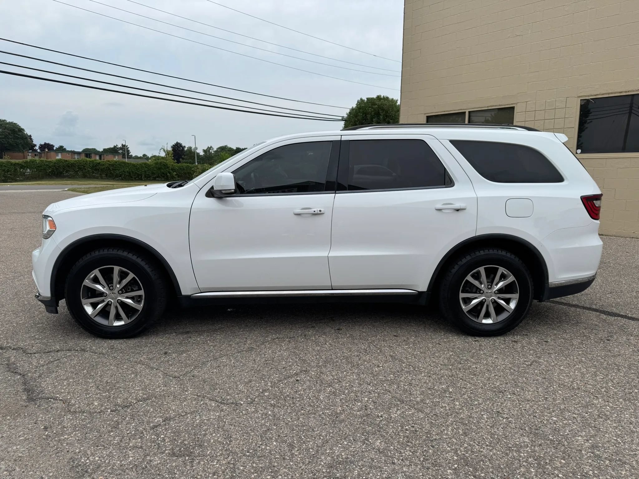 Used 2016 Dodge Durango Limited w/ Nav & Power Liftgate Group RWD image 5