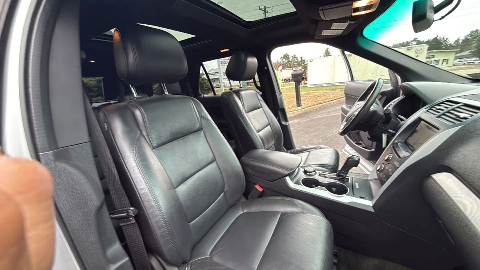 Used 2015 Ford Explorer XLT w/ Equipment Group 202A image 47