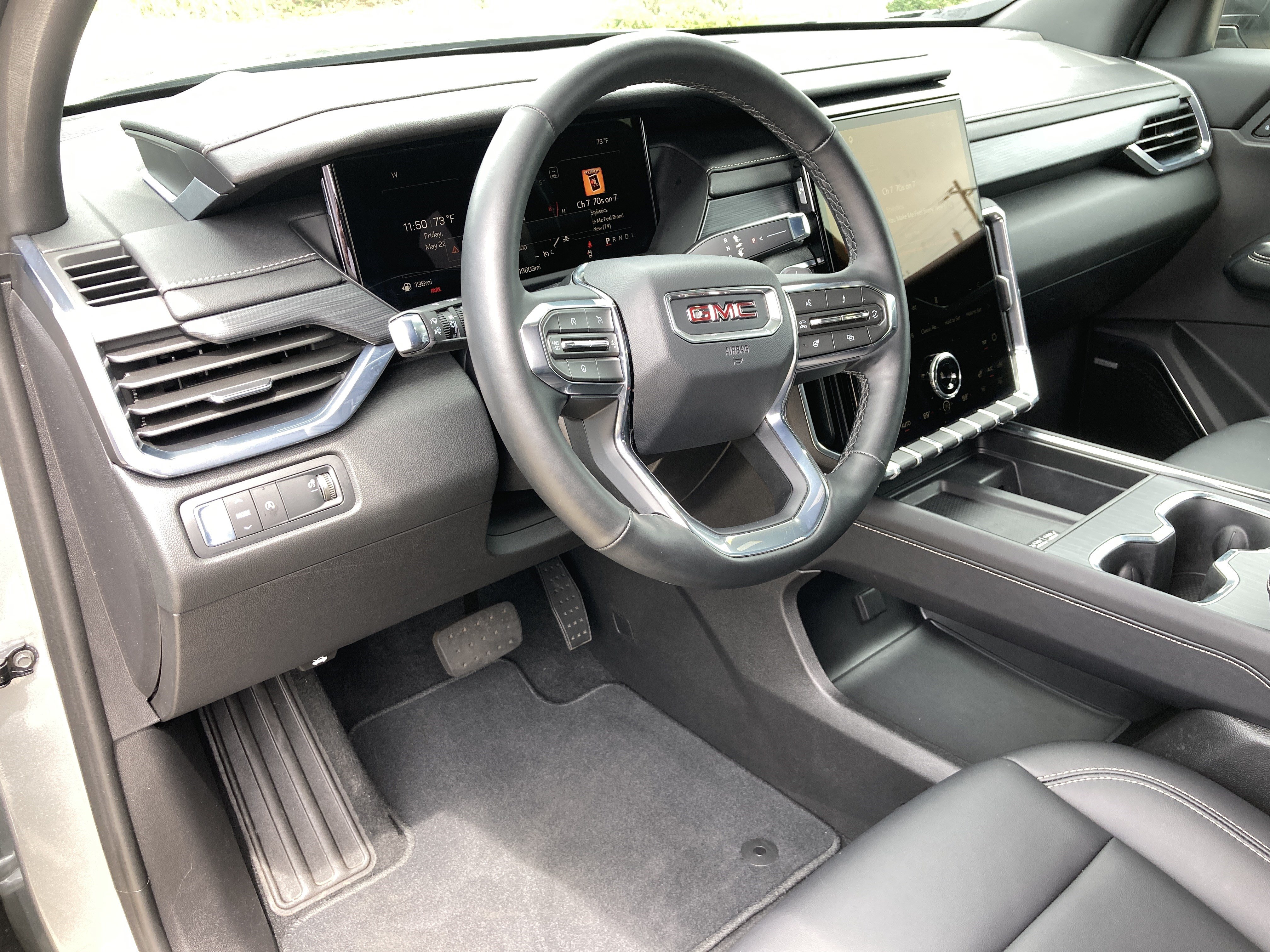Certified 2026 GMC Acadia Elevation w/ Elevation Premium Package FWD image 27