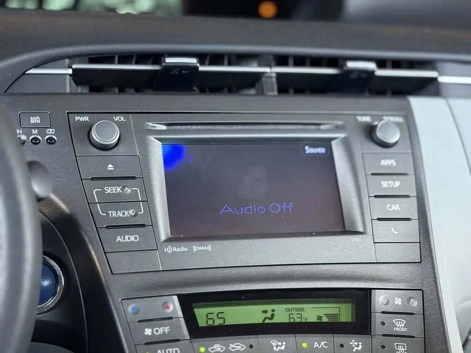 Used 2015 Toyota Prius Three image 20