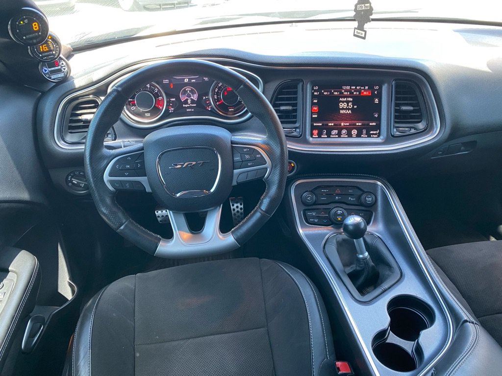 Used 2015 Dodge Challenger SRT RWD image 17