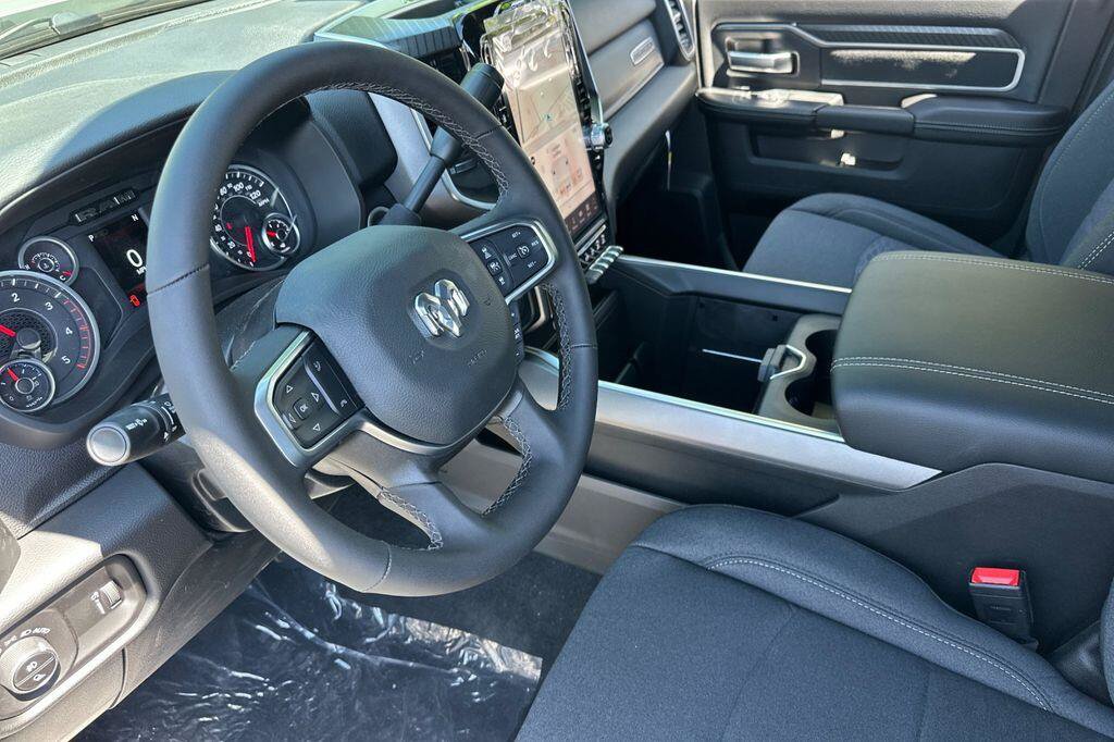 New 2026 RAM 2500 Big Horn AWD/4WD image 10
