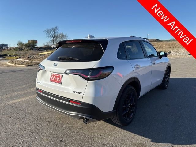 Used 2025 Honda HR-V Sport image 3
