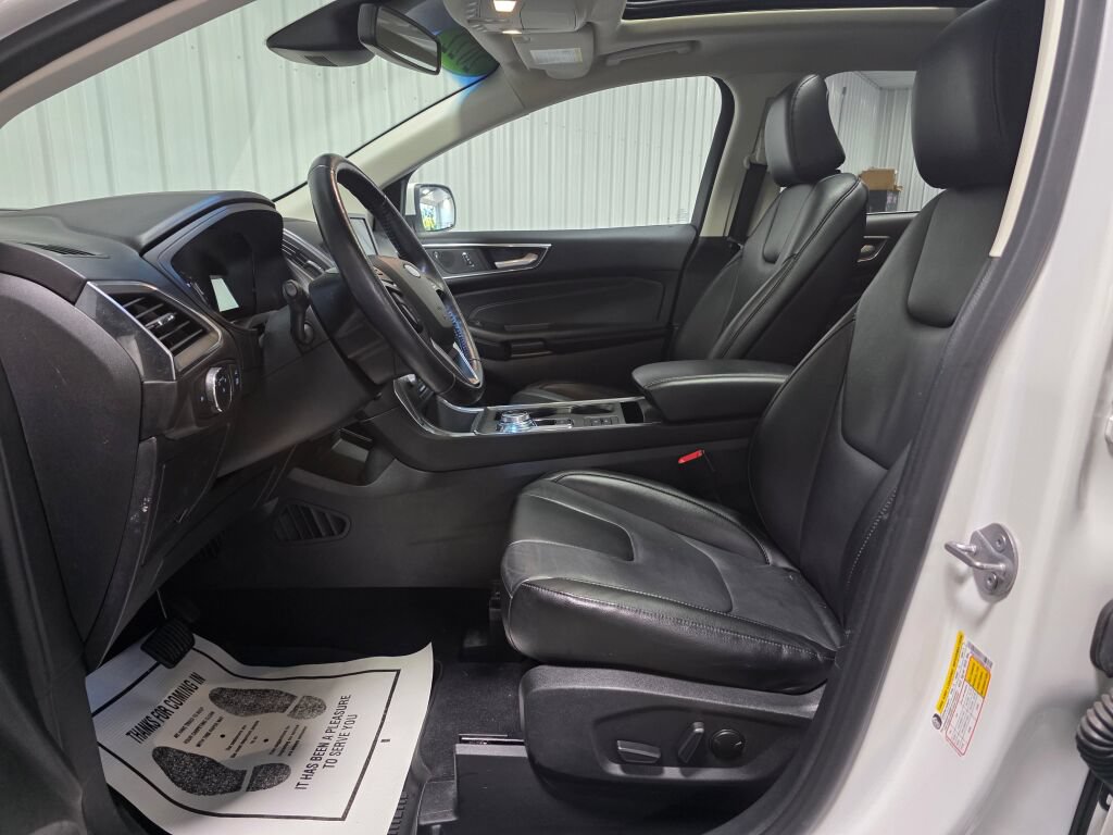 Used 2022 Ford Edge Titanium AWD/4WD image 9