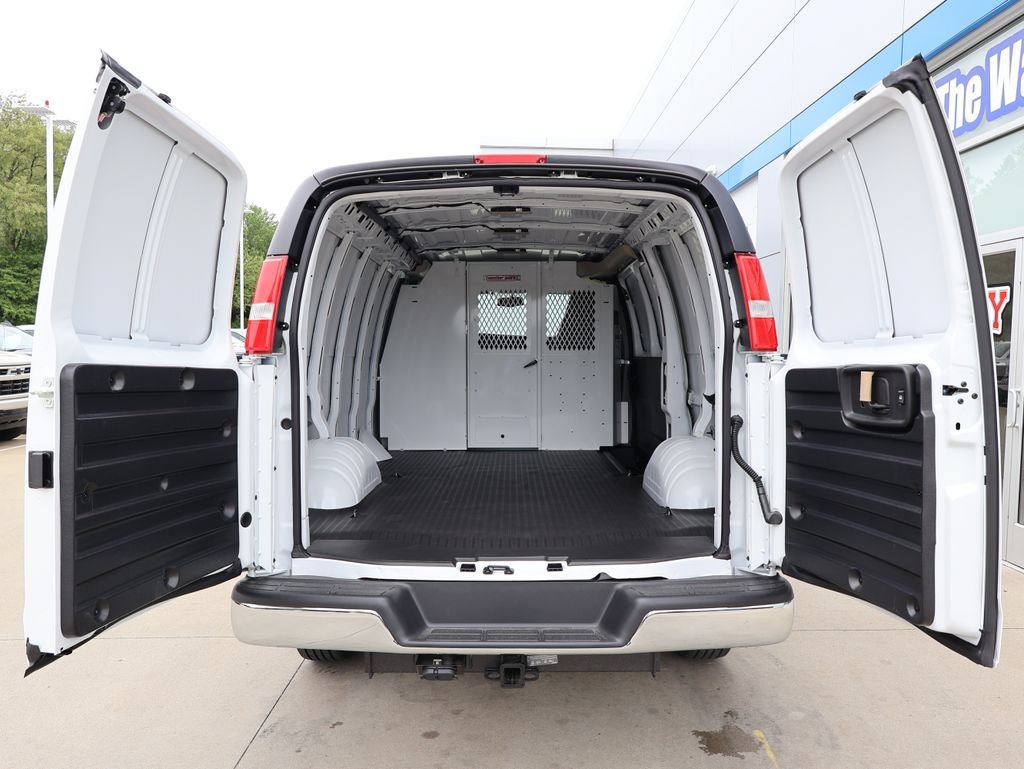 New 2026 Chevrolet Express 2500 w/ Enhanced Convenience Package RWD image 21