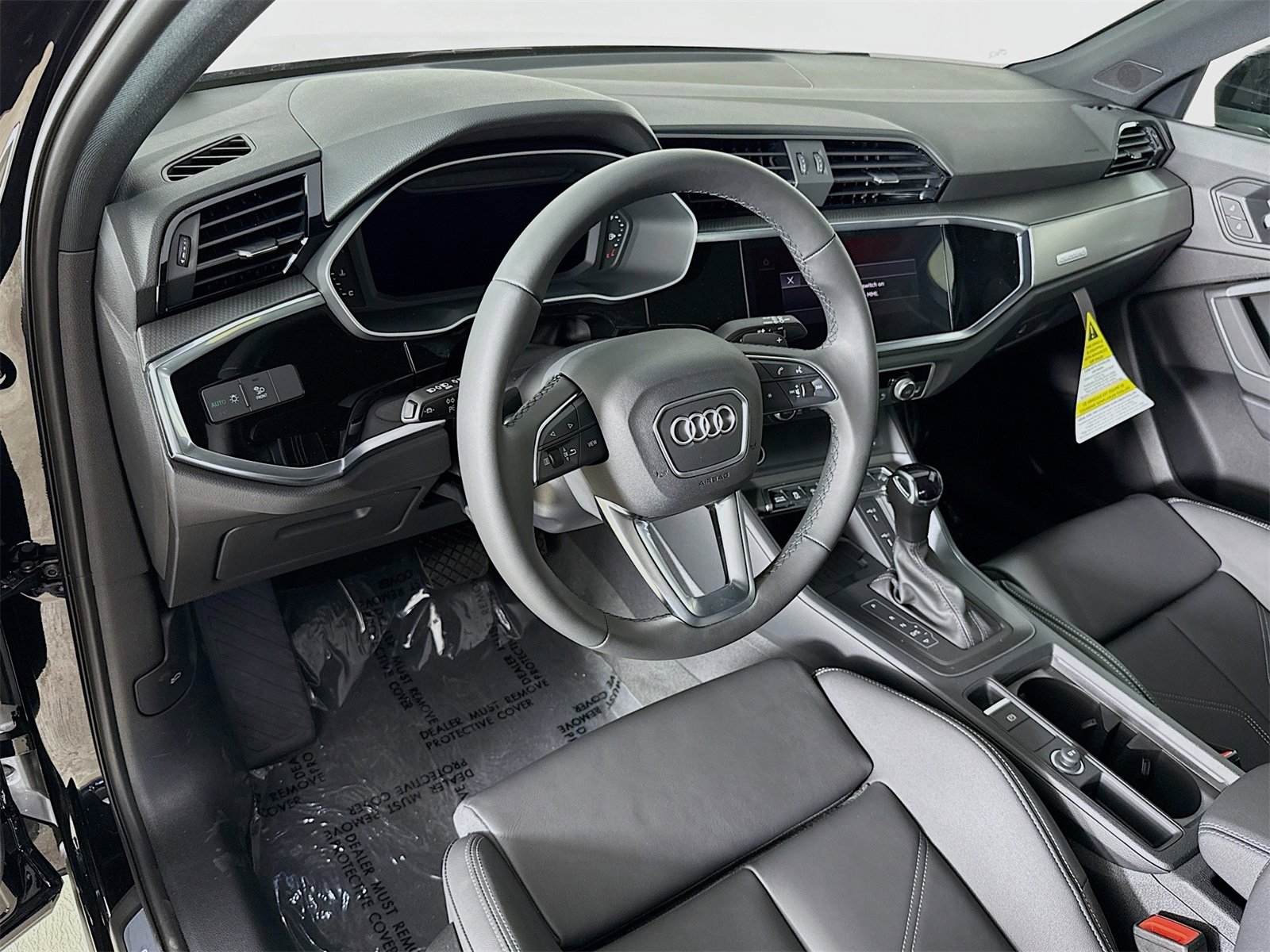 New 2025 Audi Q3 2.0T Premium image 9