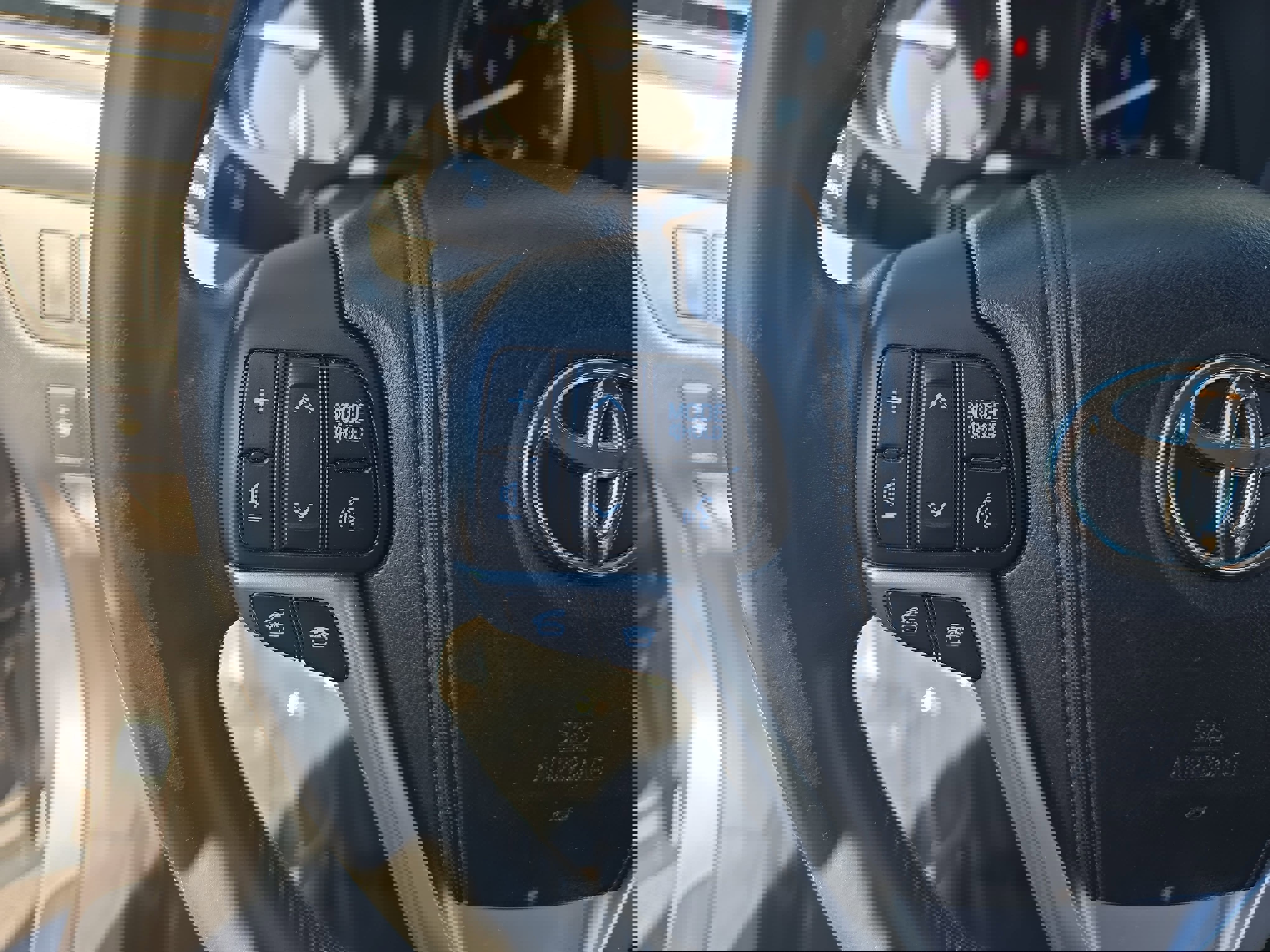 Used 2015 Toyota Highlander Plus image 18