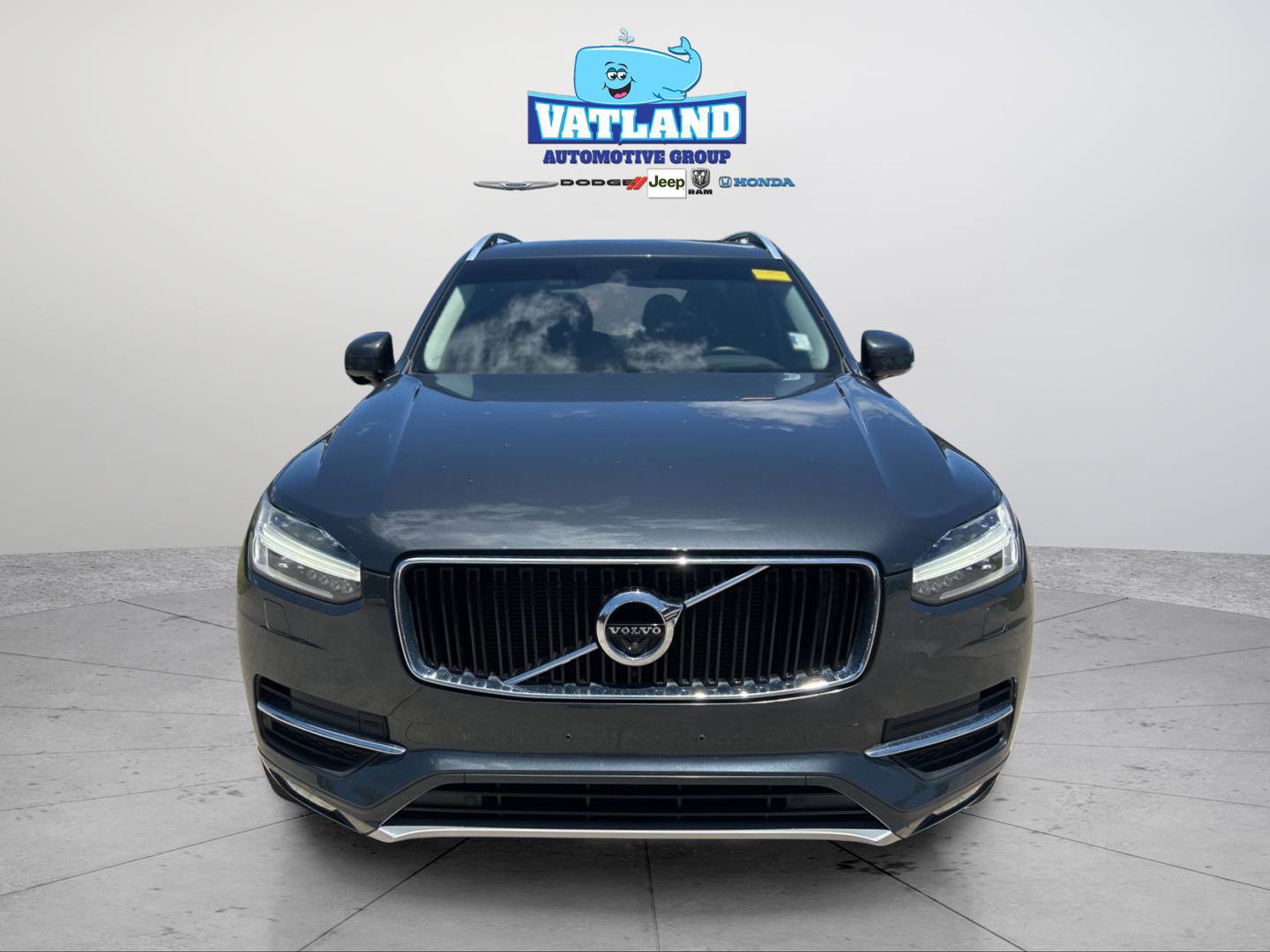 Used 2017 Volvo XC90 T6 Momentum w/ Vision Package image 21