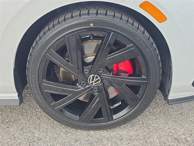 Used 2022 Volkswagen GTI SE w/ SE Leather Package FWD image 4