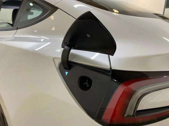 Used 2024 Tesla Model 3 Standard Range RWD image 95