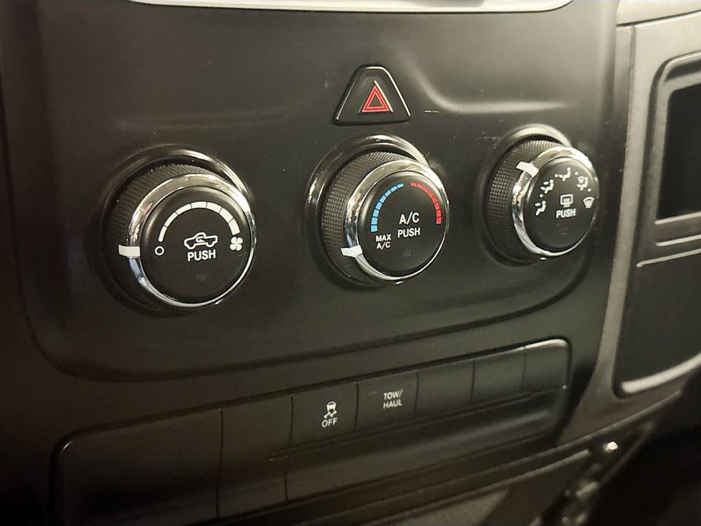 Used 2019 RAM 1500 Express AWD/4WD image 17