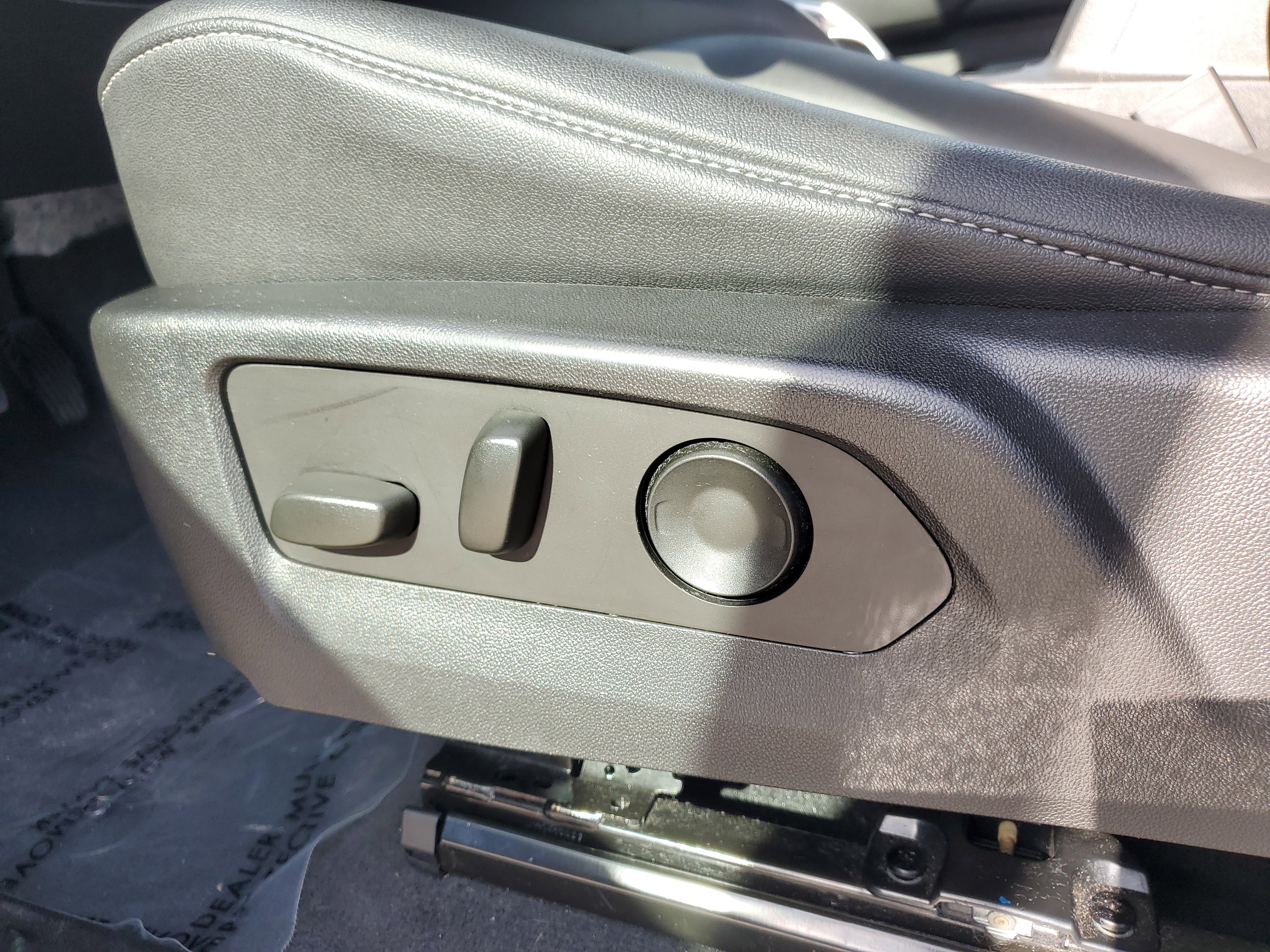 Used 2023 Chevrolet Colorado LT w/ LT Convenience Package III image 12