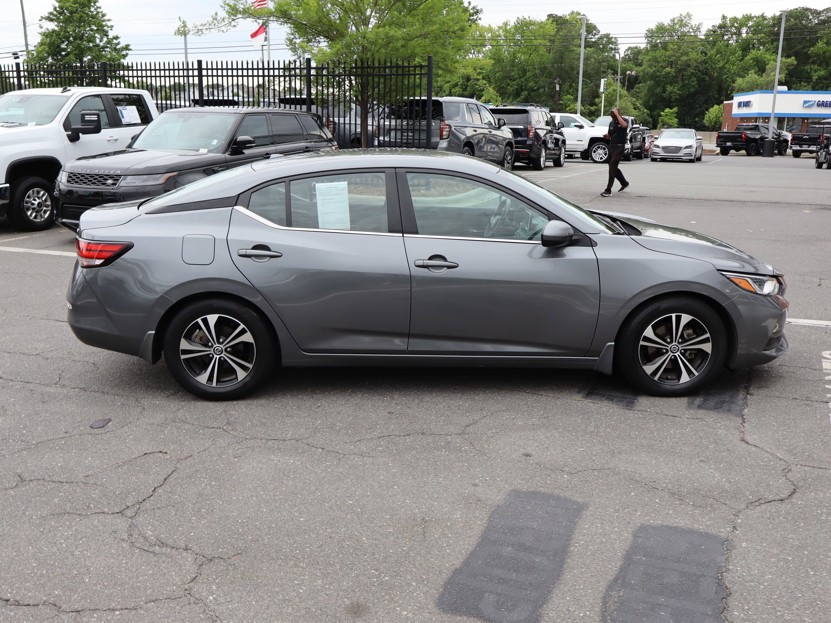 Used 2022 Nissan Sentra SV FWD image 11