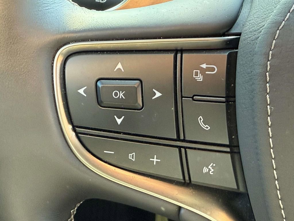 Used 2023 Lexus LS 500 Luxury w/ Luxury Package image 23