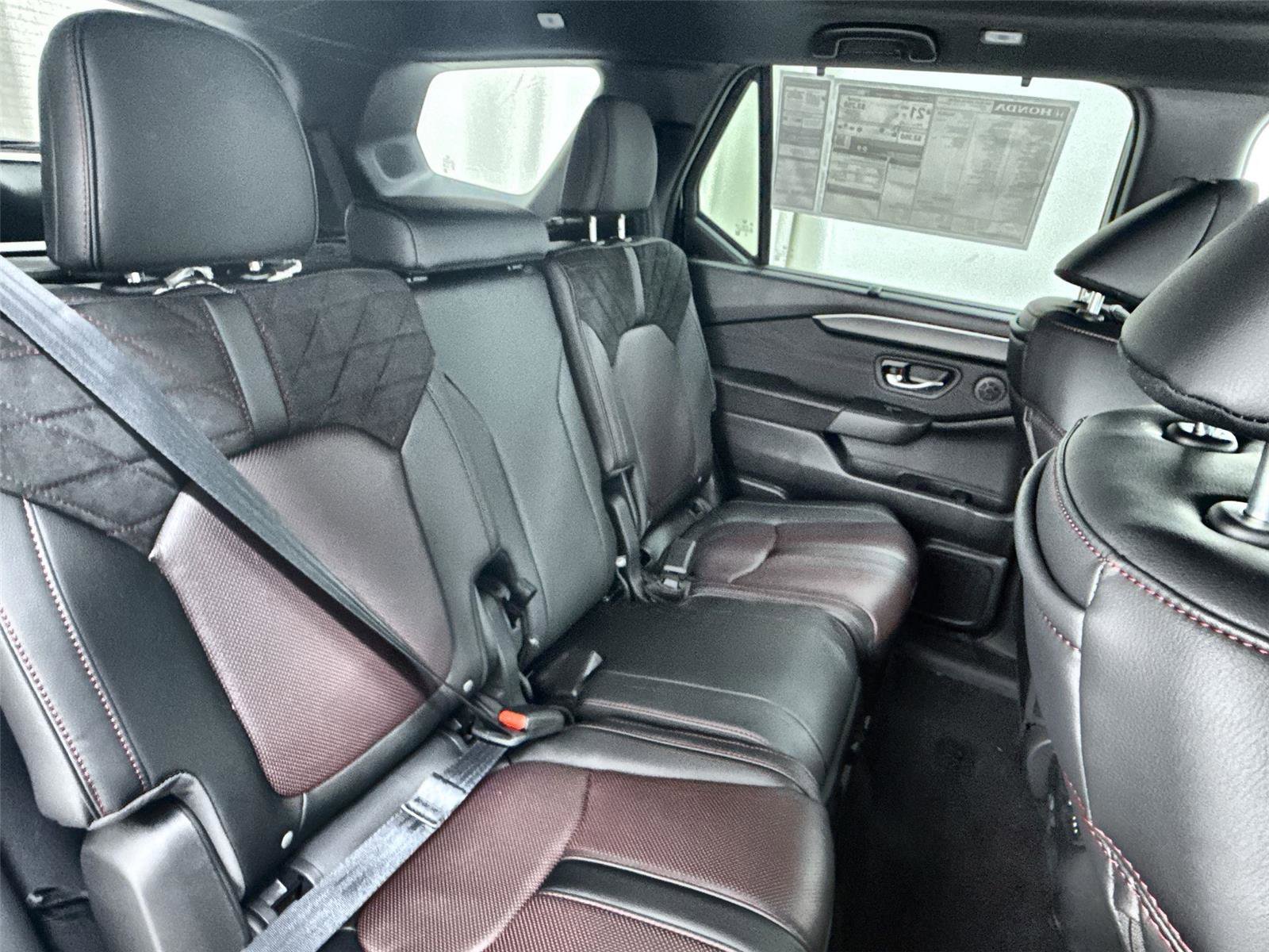 New 2026 Honda Pilot Black Edition image 30