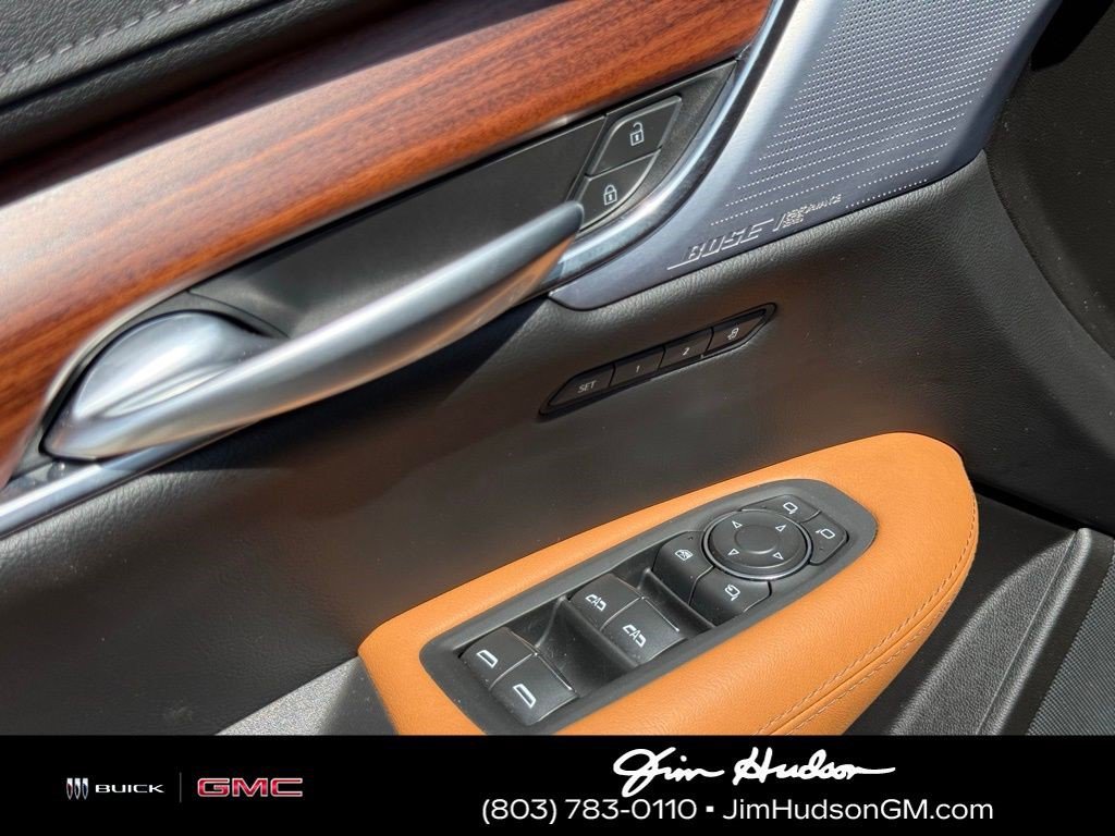 Certified 2025 Cadillac XT5 Premium Luxury image 28