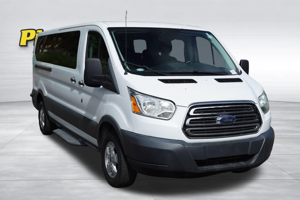 Used 2017 Ford Transit 350 XLT RWD image 2