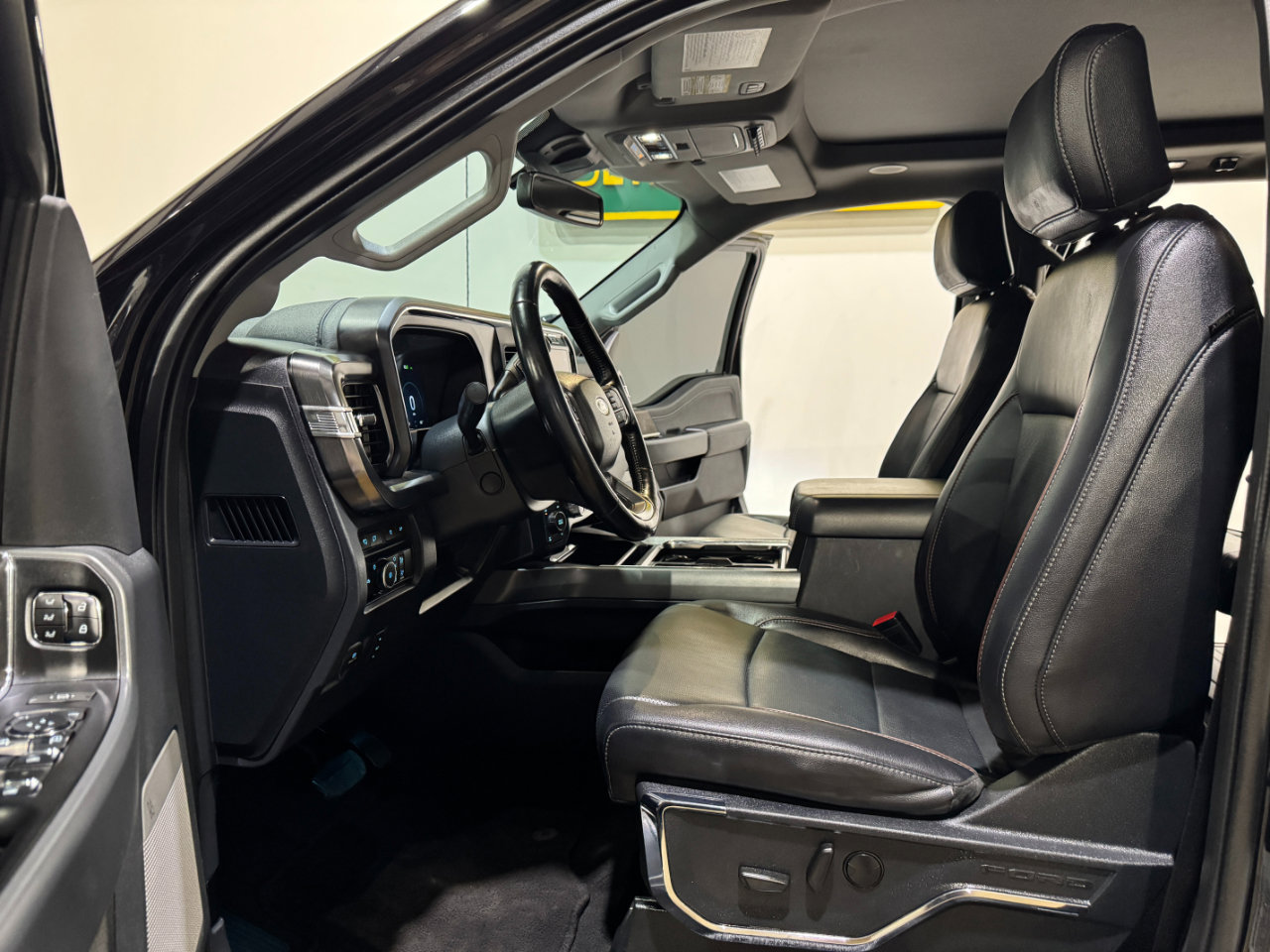 Used 2023 Ford F250 Lariat w/ Lariat Ultimate Package image 12