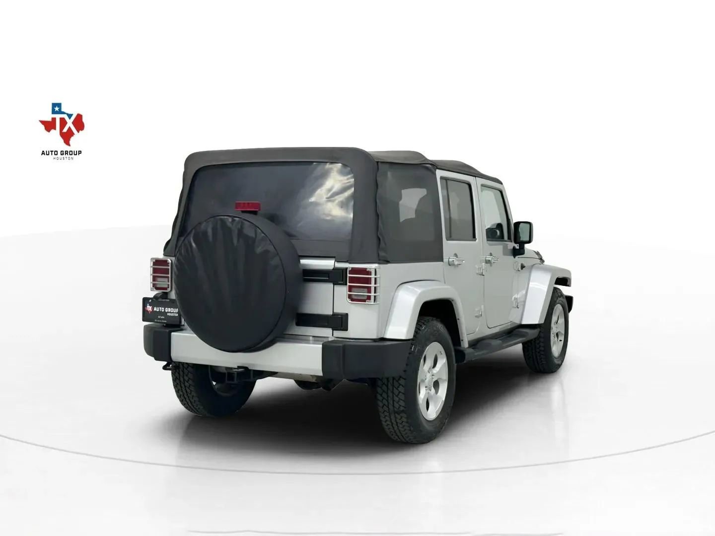 Used 2011 Jeep Wrangler Unlimited Sahara image 6